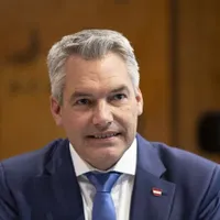 Criză politică, în Austria. Cancelarul Karl Nehammer demisionează și face și un pas în spate - Foto: Profimedia Images - Imagine cu rol ilustrativ