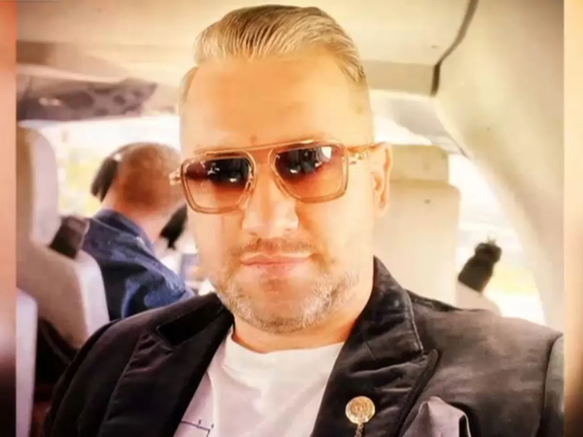 Emisarul României pe lângă Trump, atac la Macron. „Mesajele lui Bolojan trebuie ignorate” - Foto: Instagram