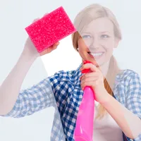 Ingredientul secret din bucătărie care curăță geamurile de urme și te scapă de praf. Costă 5 lei - Foto: Freepik (imagine cu rol ilustrativ)