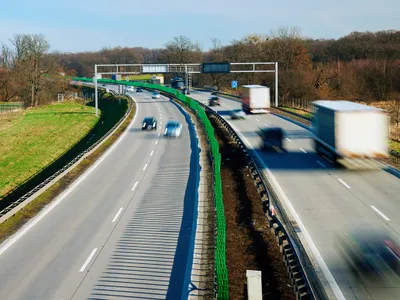 Camioanele și autobuzele, taxate la kilometru, în funcție drum și poluare, de la 1 octombrie. Tarifele TollRo - Foto: magnific.com (Imagine cu rol ilustrativ)