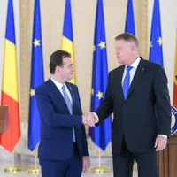 Cine strânge mai tare?/FOTO: presidency.ro
