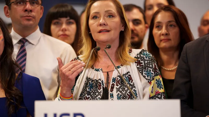 Elena Lasconi nu exclude numirea lui Ciolacu în funcția de premier: E vorba de soarta ţării - Foto: Profimedia Images