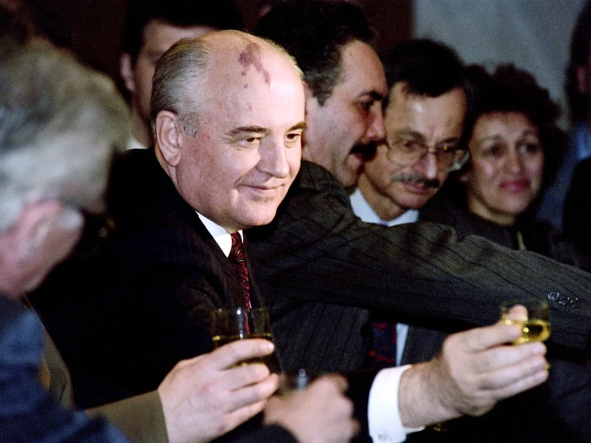 O fotografie făcută la 26 decembrie 1991. Fostul președinte Mihail Gorbaciov la  petrecerea de rămas bun în onoarea sa, organizată la Hotelul Oktabraskia, Moscova - Foto: Profimedia Images