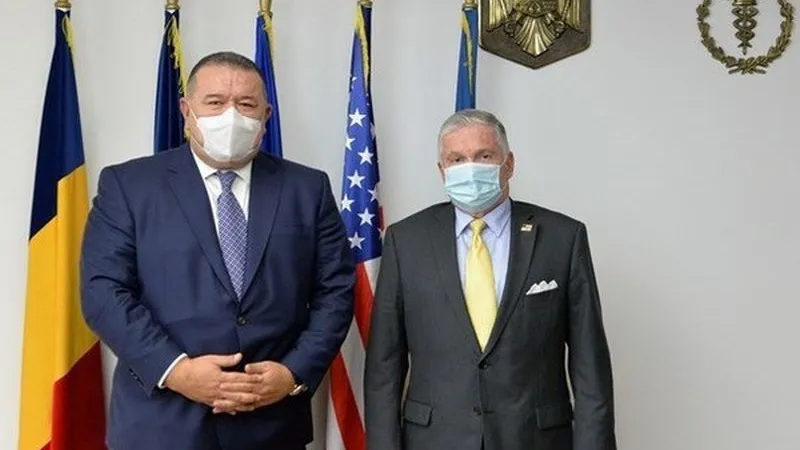 Președintele Camerei de Comerț și Industrie a României Mihai Daraban și ambasadorul SUA Adrian Zuckerman