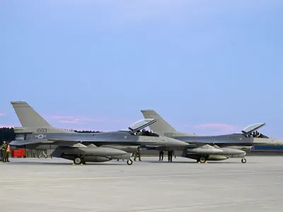Slovacia a primit primele două avioane F-16 . Bratislava a platit pentru 14 avioane 1,7 milioane $ Foto: profimediaimages.ro