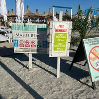 „Bursa” șezlongului: 20 lei în Albania, 50 lei în Bulgaria la VIP, gratuit dacă bei la Mamaia - FOTO; Newsweek