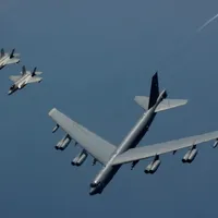 Bombardiere americane B-52 și avioane de luptă F-35, - FOTO: military.com