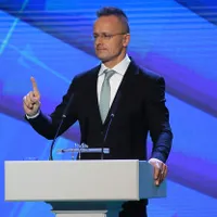 Ungaria face din nou jocurile Rusiei. Blochează banii de la UE pentru livrările de arme pentru Kiev - Foto: Profimedia images