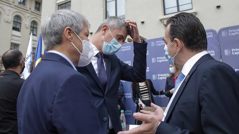 Dan Barna, împreună cu Dacian Cioloș și Ludovic Orban, Sursa foto: Inquam Photos / Octav Ganea