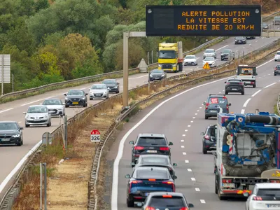Alertă de poluare pe o autostradă - Foto: Profimedia Images (Imagine cu rol ilustrativ)