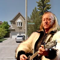 Ștefan Hrușcă și casa lui din Canada: Foto: ciao.ro/colaj Newsweeek