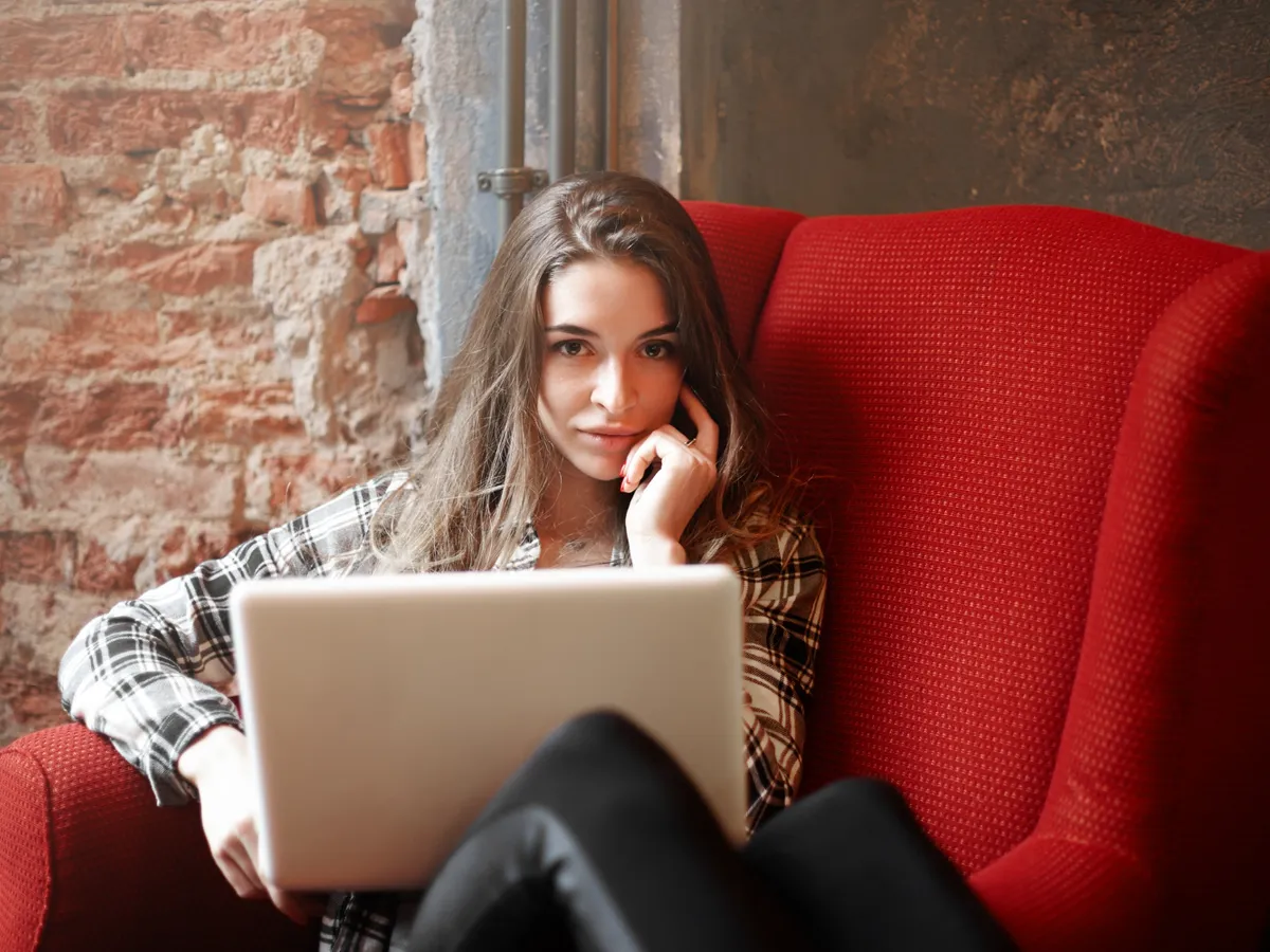 Tinerii din România sunt pe ultimul loc în UE la utilizarea inteligenței artificiale