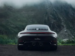 Primul Porsche 911 „Tribute to Transfăgărășan”, cumpărat de un român. Preț, peste 200.000 € - Foto: Porsche
