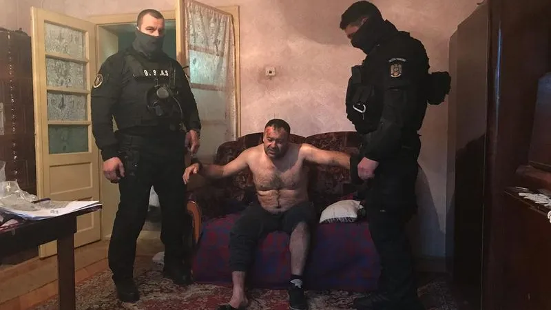 Bărbatul care îl împușcase pe polițistul Amariei, prezentat ca un trofeu pe pagina de Facebook a Ministerului de Interne