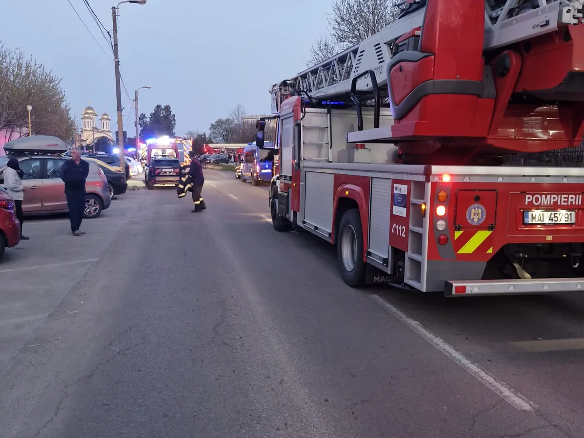 De la ce a pornit incendiul de la Constanța care a băgat 9 oameni în spital? Primele date ale anchetei