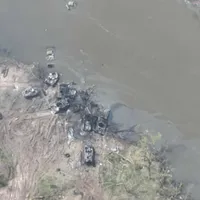 Tancurile rusești au fost distruse în timp ce încercau să traverseze râul Severski Donetsk/ Foto: Ministerul Apărării de la Kiev