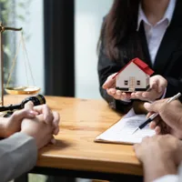 Tranzacție imobiliară - Foto: Profimedia