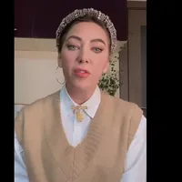 Videochatista Oana Lovin întreabă, Ambasada Rusiei răspunde