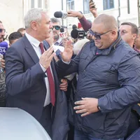 Legăturile interlopilor cu politica: Dragnea, păzit de "sportivi" la un termen de judecată în 2017 Foto: INQUAM Photos/ Octav Ganea
