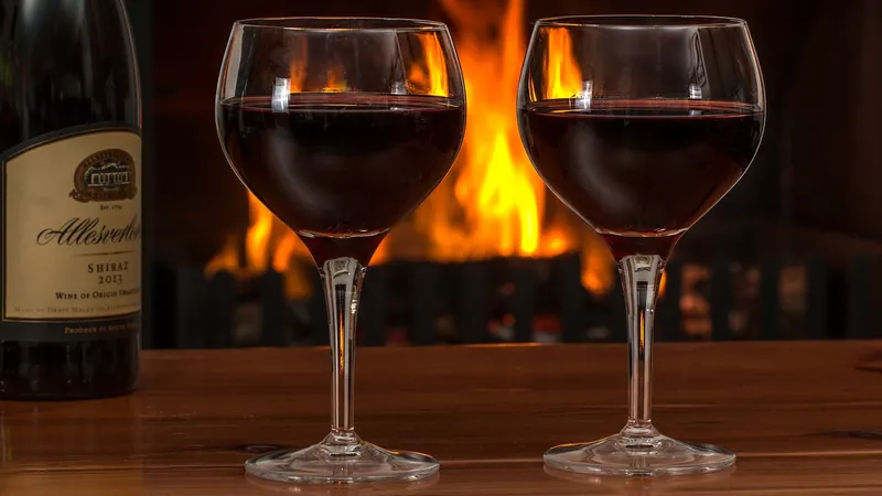 La ce temperatură trebuie băut vinul