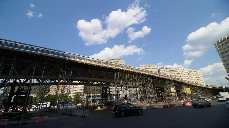 Nicuşor Dan: „Am terminat operaţiunile de asfaltare de sub pasajul Doamna Ghica” - Foto: Profimedia Images/ Imagine cu caracter ilustrativ