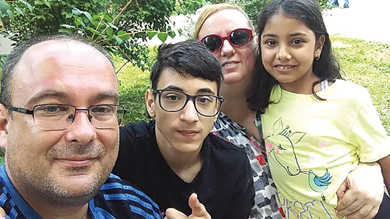 Familia Necșulescu: Răzvan, Emi, Anemari și Rebeka