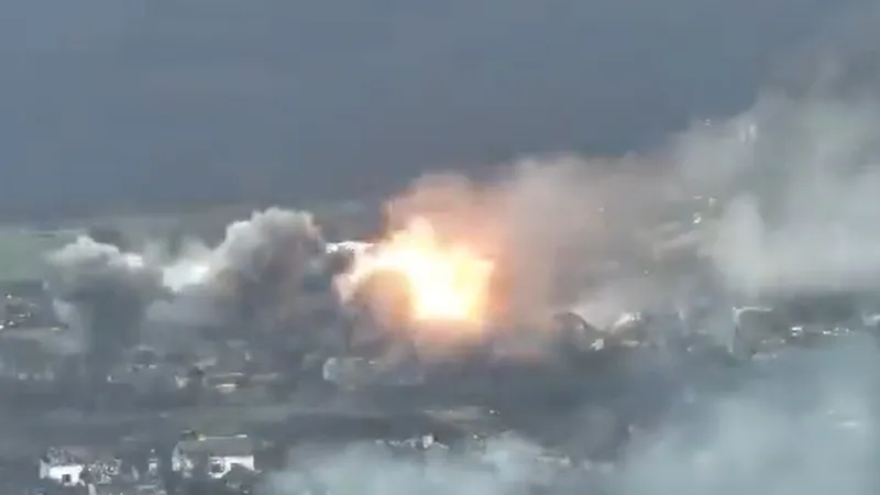 VIDEO Interzisă contra civililor. Noi dovezi că Putin foloseşte bomba termobatică, în Ucraina - Foto: captură video Twitter