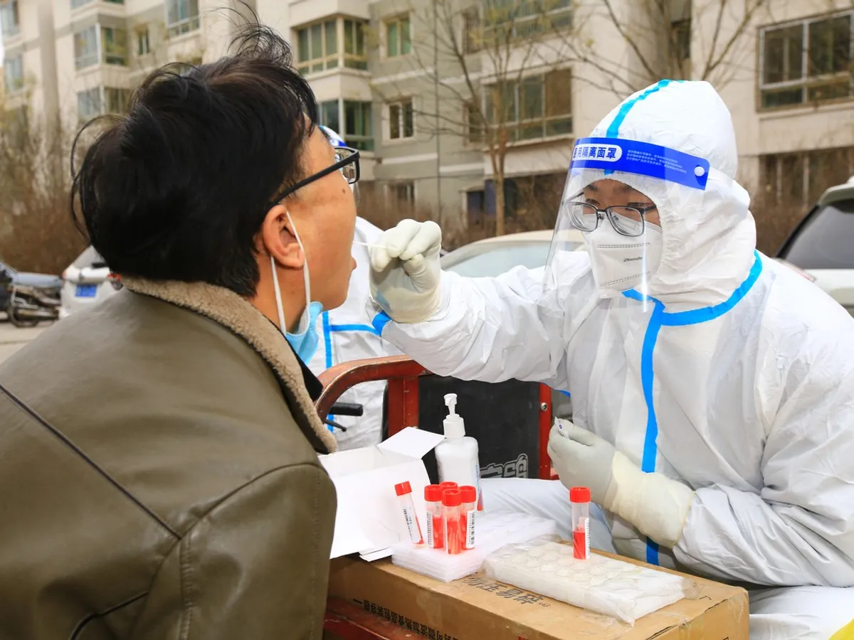 Șeful FBI, despre originea Covid-19: „Provine dintr-un laborator controlat de guvernul chinez” - FOTO: Profimedia Images