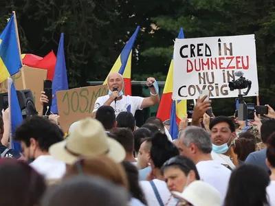 Protest anti-COVID în Piața Victoriei/FOTO: Inquam Photos/Sabin Cîrstoveanu