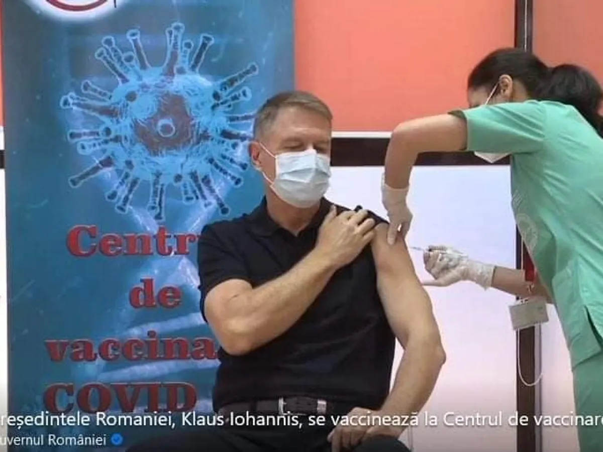 În această poziție se vede că președintele are și un abdomen suplu