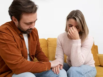Motivul pentru care oamenii nu ies din relațiile nefericite ani de zile. Experții îi spun speranța „fantomă” - Foto: Freepik (Imagine cu rol ilustrativ)
