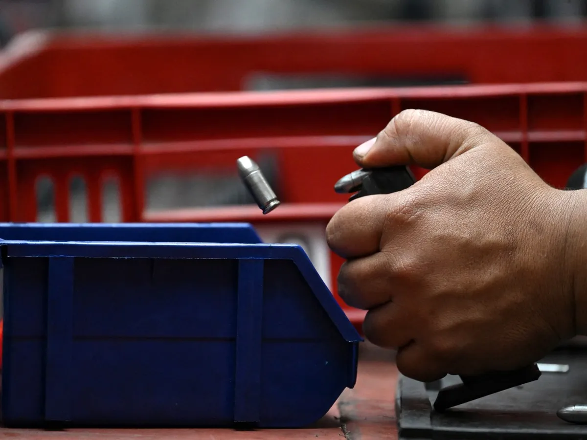 Războiul cu Rusia a aruncat în aer producția de armament a Ucrainei: 17.500.000.000$. Cum stă România