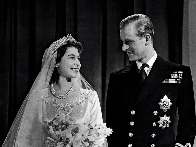 ALIANȚĂ Prințesa Elizabeth s-a căsătorit cu Philip Mountbatten, fost prinț al Greciei și Danemarcei, în 1947. Căsătoria lor a durat până la moartea acestuia, la 99 de ani, în 2021.