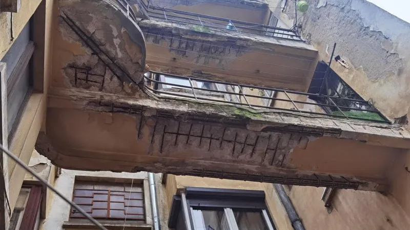 Încă 7 clădiri cu risc seismic din București, expertizate. În 2022, au fost expertizate 34. - Foto: Facebook/Nicușor Dan