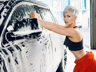 7 pași pentru a-ți proteja și pregăti mașina după iarnă - Foto: Freepik (imagine cu rol ilustrativ)