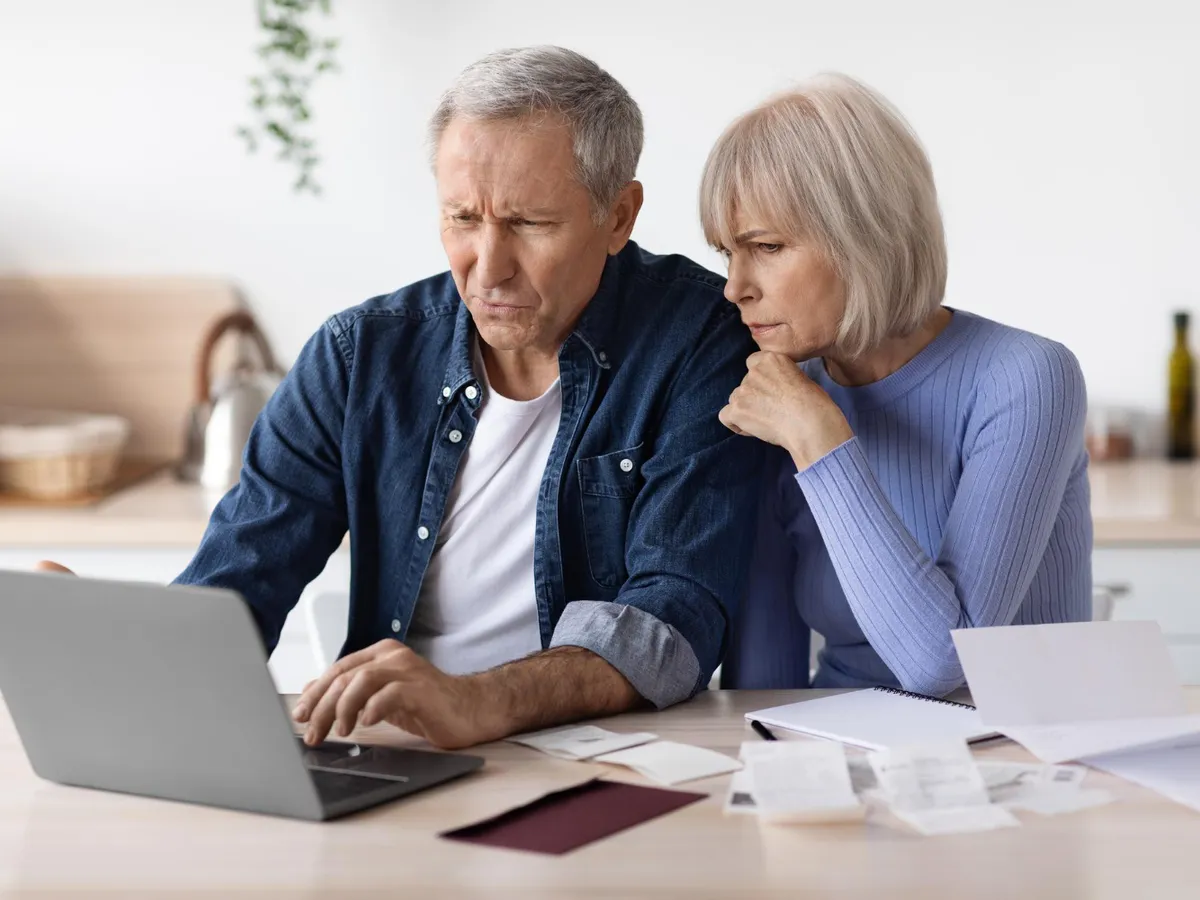 Vârsta de pensionare trebuie să crească. Experți: Lipsesc 10.000.000.000 euro de la sistemul de pensii.