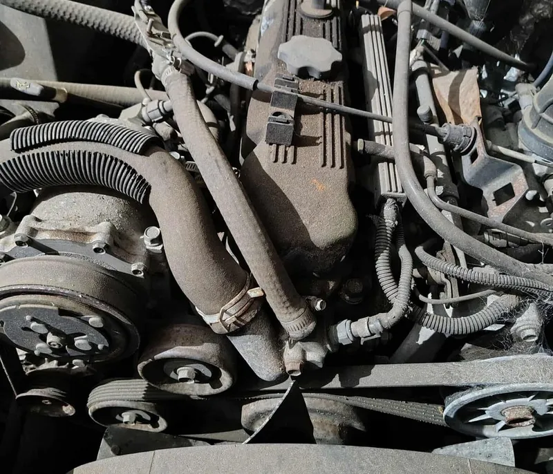 Motor de 2.5 litri și 120 CP de Chrysler pe ARO Hunter - Foto: Facebook / Aro USA