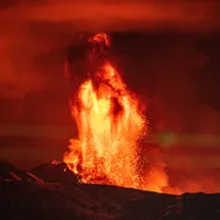 Mii de persoane au fost evacuate după erupția vulcanului Canare. Casele au fost acoperite de lavă/FOTO: Unsplash