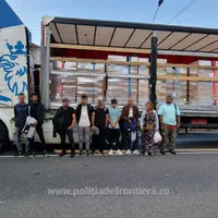 9 cetățeni din Siria, Egipt și Sri Lanka întorți de la granița cu Ungaria - Foto: Poliția de Frontieră