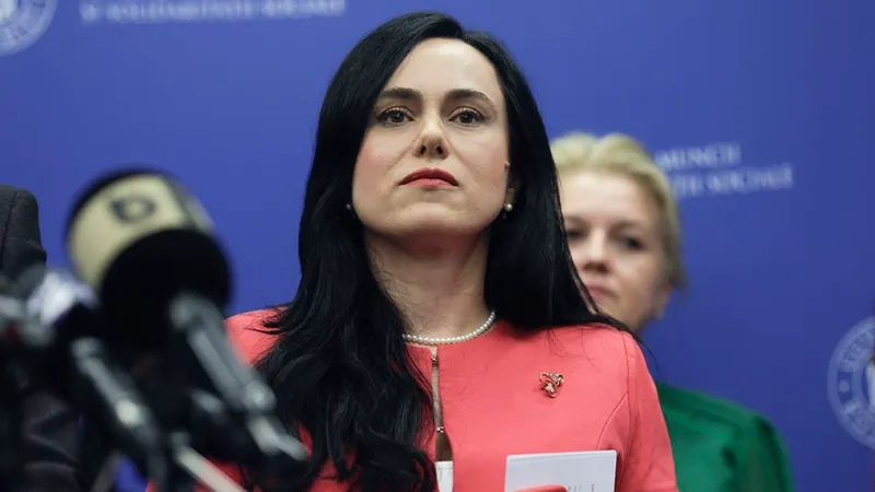 Ministrul Muncii se laudă străinilor cu reforma pensie. Pensiile au scăzut cu sute de lei - Foto: INQUAM PHOTOS / Malina Norocea