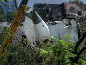 Tragedie aviatică în Rusia. Un avion cu 49 de pasageri s-a prăbușit. Epava, in flăcări pe un munte -  Foto: Profimedia images