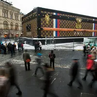 Lovitură pentru rușii bogați: UE interzice exporturile de produse de lux către Rusia. / Foto: nytimes.com
