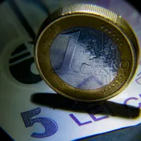 B1TV: România trece la salariul minim european din toamnă. Cum va fi calculat - Foto: Profimedia images