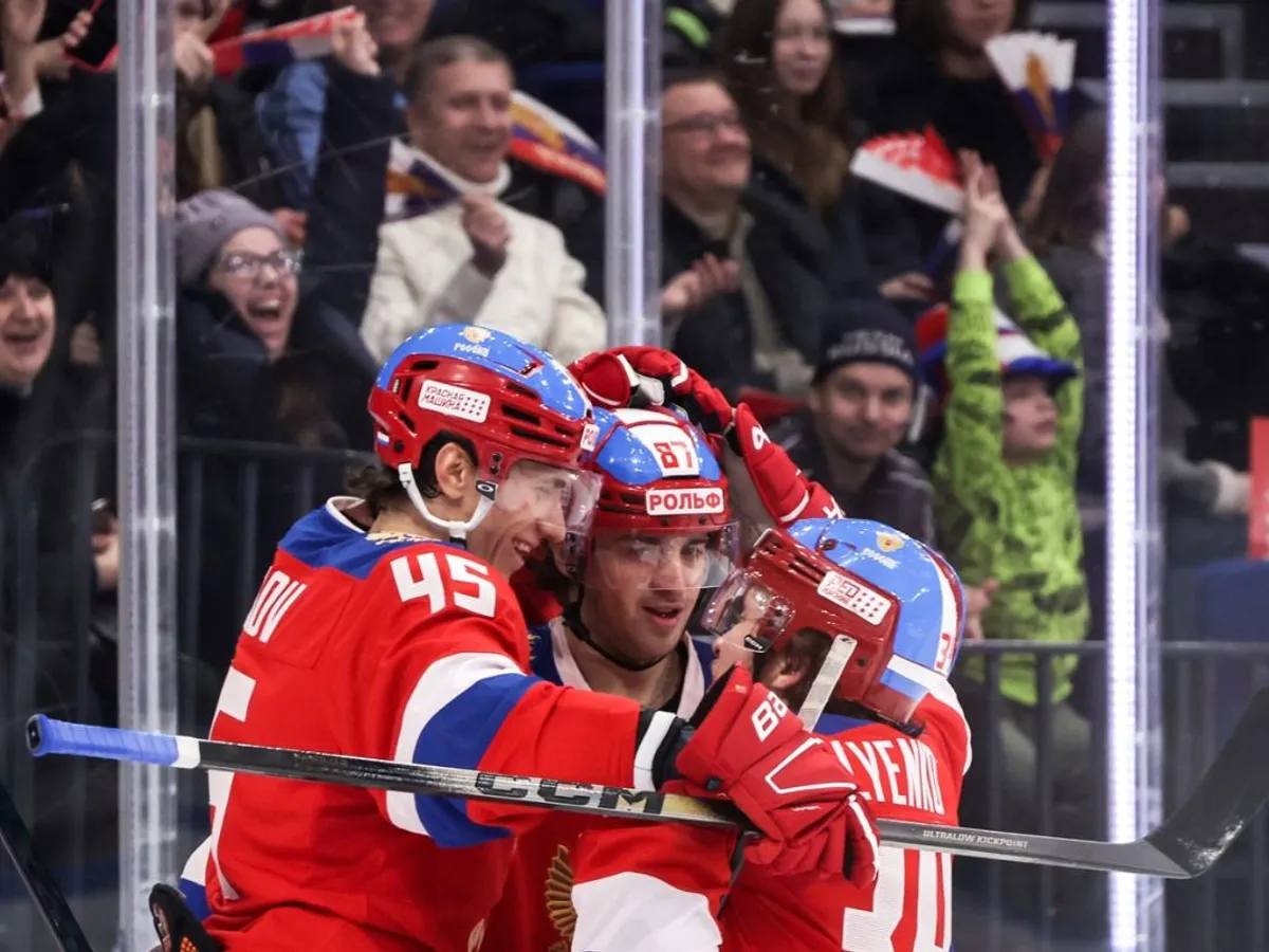 Moscova caută căi alternative de a juca hochei internaţional. Aici, un meci Rusia - Kazahstan, în Channel One Cup, la Sankt Petersburg - Foto: Profimedia Images