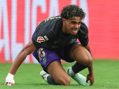Surpriză uriașă: i-au dat trofeul pentru cel mai bun fotbalist din lume! Yamal și Kane nici n-au prins podiumul