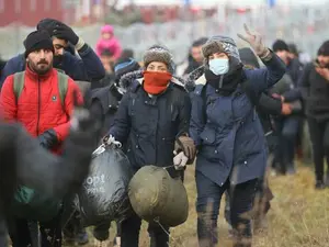 Belarusul nu vrea un conflict la frontiera cu Polonia și vrea să trimită migranții înapoi acasă/FOTO: ft.com