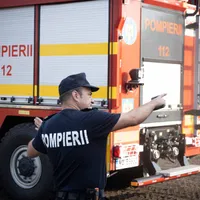 Autoturism în flăcări pe A2. A fost restricţionat traficul pe sensul spre București - Foto: Profimedia images