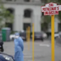 Oameni vaccinându-se în București. Sursa: Inquam Photos - Octav Ganea
