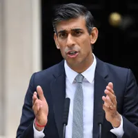 Scandal în Anglia după ce premierul l-a întrebat pe un om al străzii dacă „lucrază în afaceri” - FOTO: Profimedia