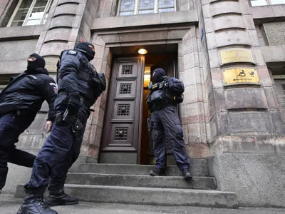 Scandal uriaș de corupție, cu două zile înaintea barajului pentru Cupa Mondială! Zeci de persoane arestate